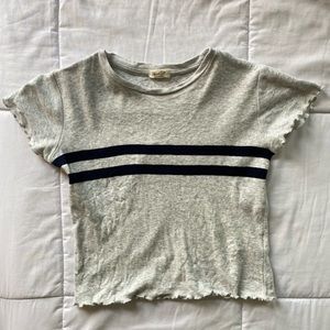 NEW BRANDY MELVILLE RUFFLE T-SHIRT